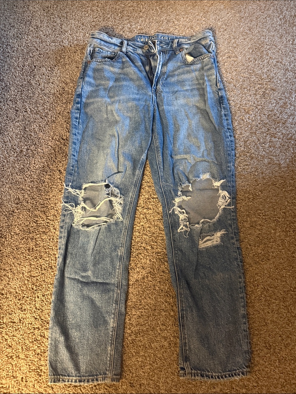 American Eagle Outfitters Distressed mom jeans - Light Blue